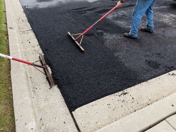 Cost of Asphalt Driveway Service in Englewood
