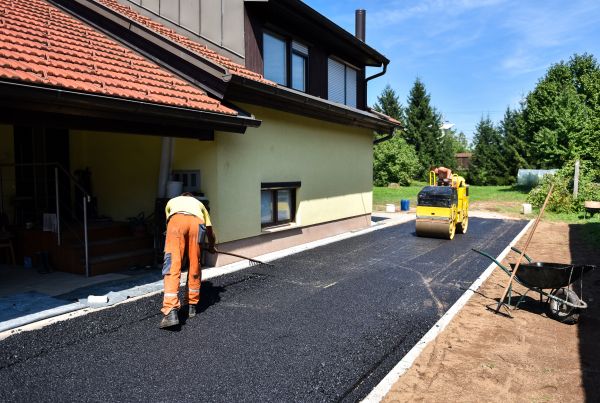 Cost of Blacktopping Service in Englewood